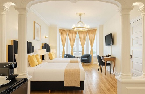 Haute-Ville Hotel | Hotel Charles-Alexandre - Par Aneyro