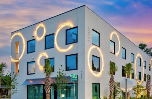 North Charleston Hotel | Hotel Circulo - Park Circle - Suite 240