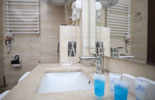 New Boulevard Hotel | Hotel Corner Inn