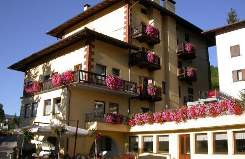 Carano Hotel | Hotel Corona