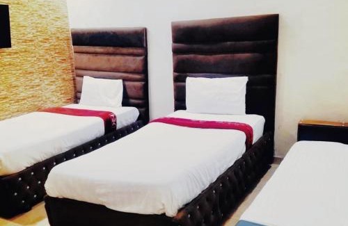 Lahore Hotel | HOTEL DAY IN Empouriem