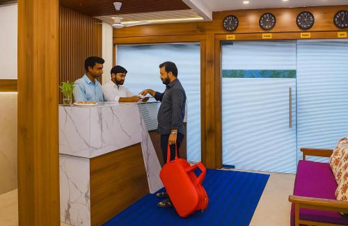 Kismat Nagar Bed & Breakfast | Hotel Dream Palace Residency - Near to US Embassy Bkc Mumbai