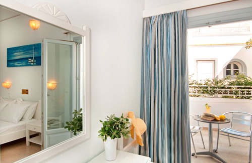 Kamari Hotel | Hotel Glaros