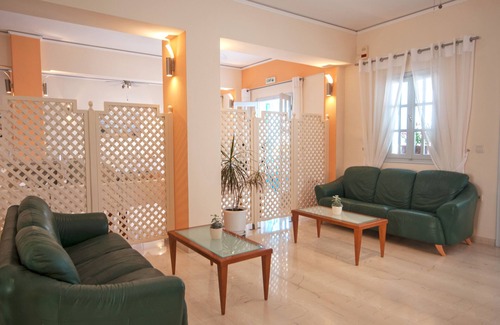 Kamari Hotel | Hotel Glaros