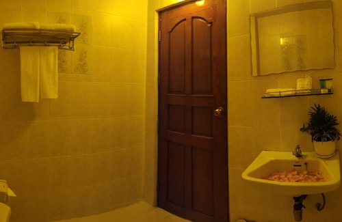 Tamwe Township Hotel | Hotel Great Garden