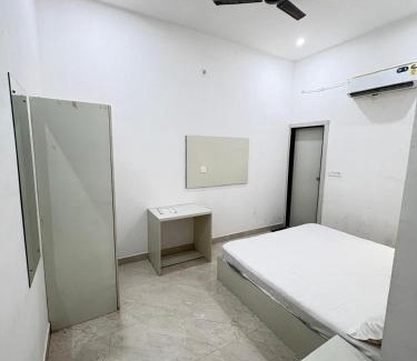 Mathura House | Hotel green valley