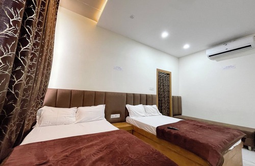 Ujjain Hotel | Hotel Gupta Residency - near Temple