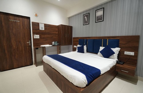 Vrindavan Hotel | Hotel Hari Kripa Dham Near Prem Mandir Vrindavan
