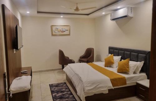 Kharar Hotel | Hotel Hiltane Opposite VR Punjab Mall Airport Road Mohali Chandigarh