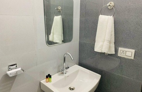 Gobind Dham Hotel | Hotel Himsarovar And Restaurant