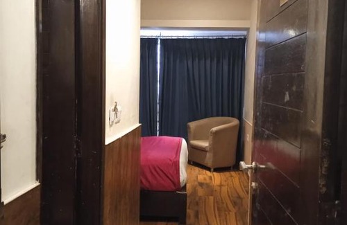 The Mall Road Hotel | Hotel Himshri Mussoorie by Travellers Den