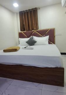 Ghatkopar West House | Hotel Icy Cool