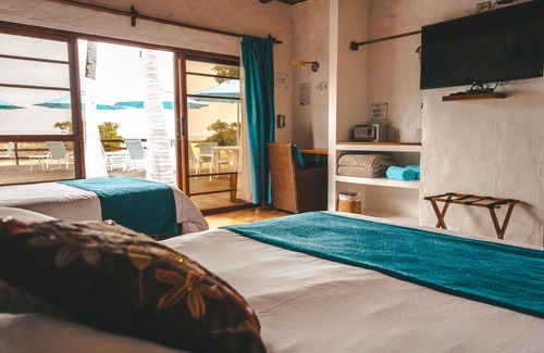Puerto Villamil Hotel | Hotel Isamar Galapagos Beachfront