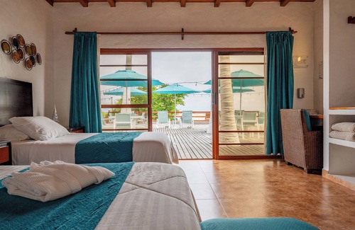 Puerto Villamil Hotel | Hotel Isamar Galapagos Beachfront