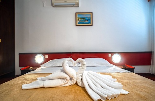 Cove Rogacic House | Hotel Issa - Double Room Sea View 53