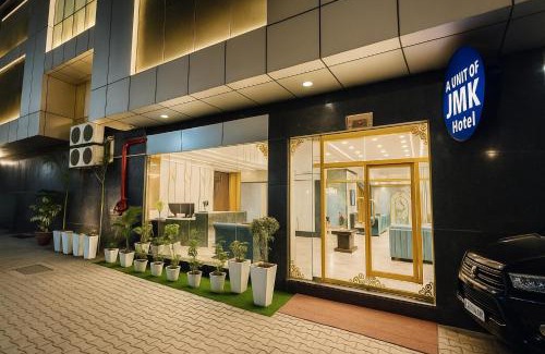 New Delhi Bed & Breakfast | Hotel JMK - Managed by JMD Group