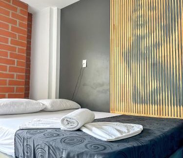 Bello Hotel | HOTEL KALIFORNIAs