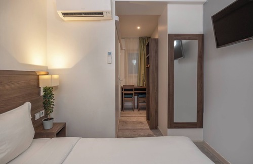 14th Arrondissement Hotel | Hotel La Perle Montparnasse