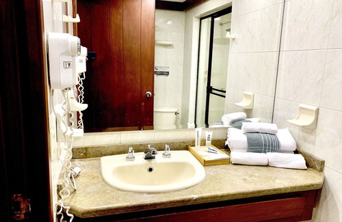 La Carolina Apartment | Hotel like, cozy apartment close to Unicentro!