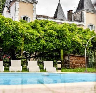 Saint-Girons Hotel | Hotel Logis - Chateau de Beauregard