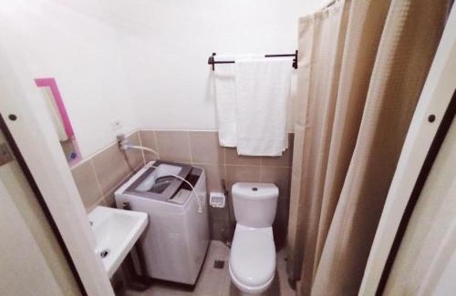 Las Pinas Apartment | Hotel Luxury Twin Bed Room with Balcony Las Pinas-South Residence