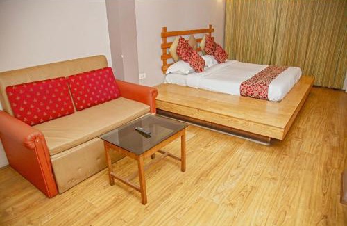 Ooty Hotel | Hotel Maneck Residency