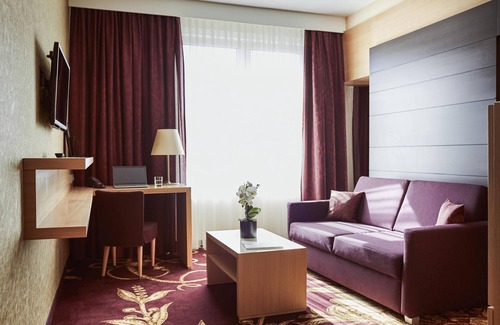 Altstadt-Nord Hotel | Hotel Mondial am Dom Cologne - MGallery
