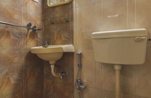 Malad West Hotel | Hotel Nest In, Malad