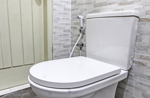 Gerung Hotel | Hotel O Ayu Bypass MansionNearBundaran Gerung