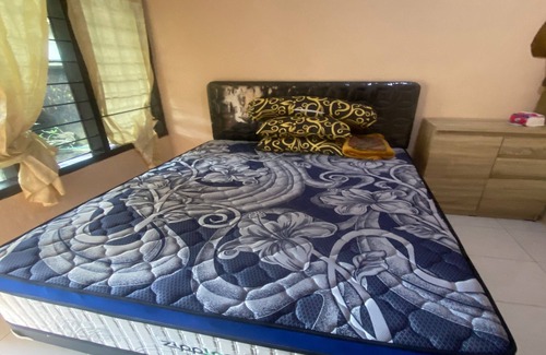 Kecamatan Janapria Hotel | Hotel O Gians Homestay Near SMKN 2 Kuripan