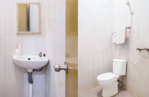 Tanjung Duren Utara Hotel | Hotel O Lontar Residence