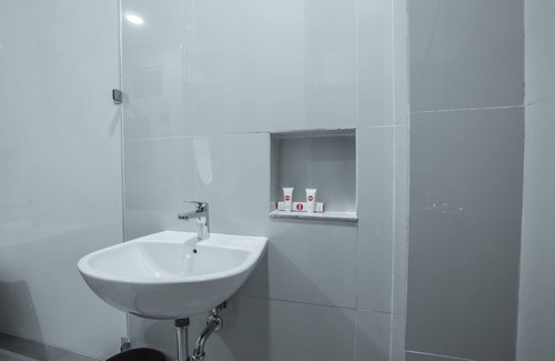 Tanjung Duren Utara Hotel | Hotel O Residence Khoe