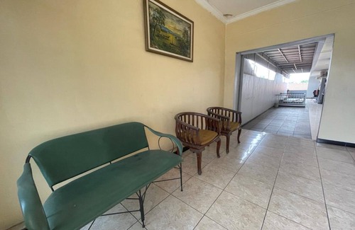 Sidoarjo Hotel | Hotel O Siwalanpanji Homestay Syariah
