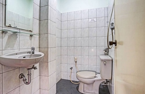 Palembang Hotel | Hotel O Wisma Bari