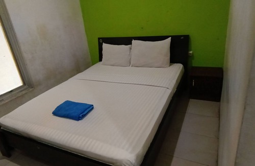 Makassar Hotel | Hotel O Wisma Parakita Syariah Near RS Faisal Patalasang