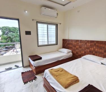 Pandharpur Hotel | Hotel parbramha