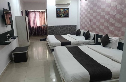 Ahmedabad Hotel | HOTEL PHILIPS