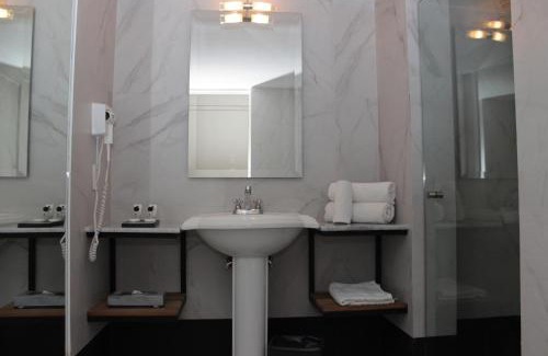 Cuauhtemoc Hotel | Hotel Plaza Revolución