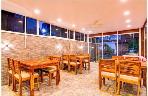 Shamshabad Hotel | HOTEL PREMIUM M-N GRAND HYDERABAD Near Airport Road - Restaurant -Lift With Parking Facilities - Fully Air Conditioning Room - Best Hotel In Hyderabad