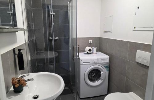Mitte House | Hotel Prime Living Apartments Küche Netflix
