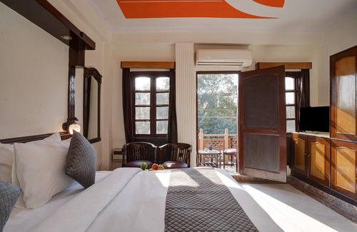 Ghaziabad Hotel | Hotel Prithvi palace