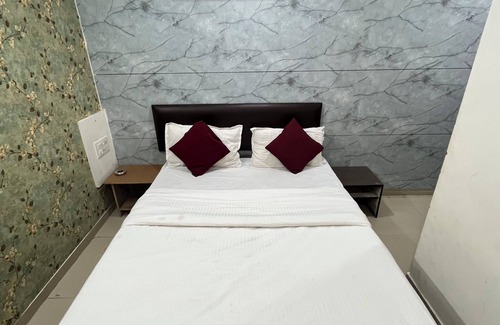 Gandhinagar Hotel | Hotel Radhe Kuudasan