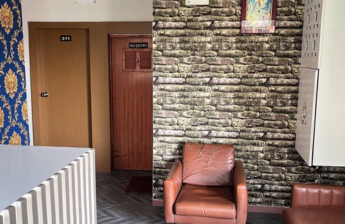 Gandhinagar Hotel | Hotel Radhe Kuudasan