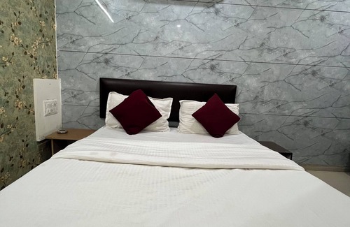 Gandhinagar Hotel | Hotel Radhe Kuudasan