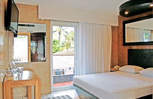 Downtown Puerto Vallarta Hotel | Hotel Rio Malecon