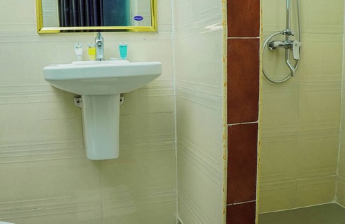 Oshodi-Isolo Hotel | Hotel Romeneo