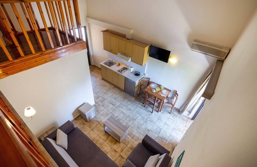 Messonghi Apartment | Hotel Rossis