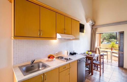 Messonghi Apartment | Hotel Rossis