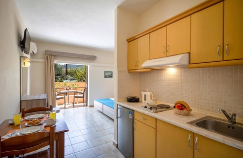 Messonghi Apartment | Hotel Rossis