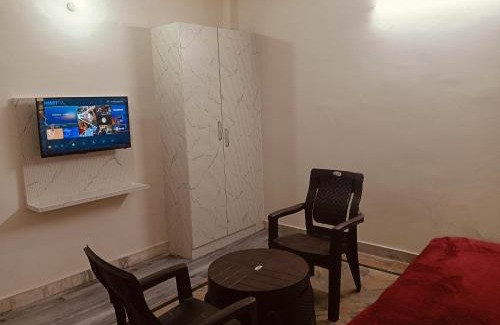 Patparganj Bed & Breakfast | Hotel RR Residency by SBR hospitality